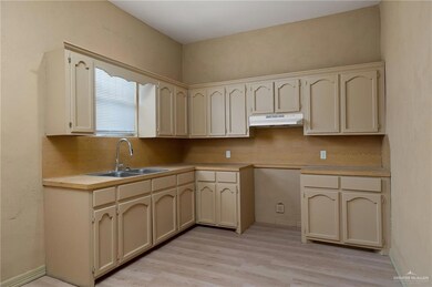 1417 Santa Barbara Dr, Alamo, TX 78516 - photo 5