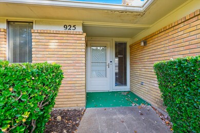 925 Prairie Creek Dr, Desoto, TX 75115 - photo 2