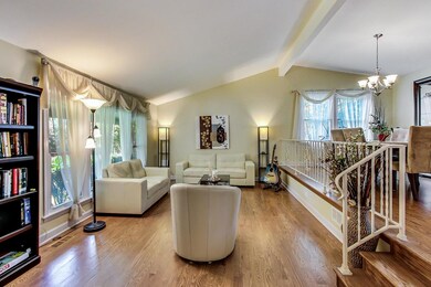 3938 Carousel Dr, Northbrook, IL 60062 - photo 5