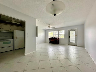 359 Chatham R, West Palm Beach, FL 33417 - photo 5