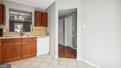 46678 Bartlet Square, Sterling, VA 20164 - photo 5