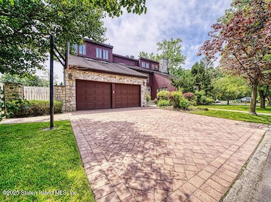 Welcome to 10 Arbutus Way