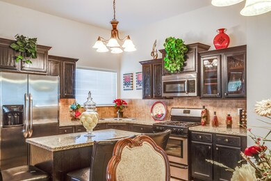 11425 Flor Gentiana Dr, Socorro, TX 79927 - photo 7