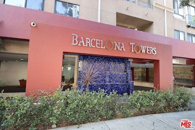 Barcelona Towers unit 310, Los Angeles, CA 90005 - photo 3