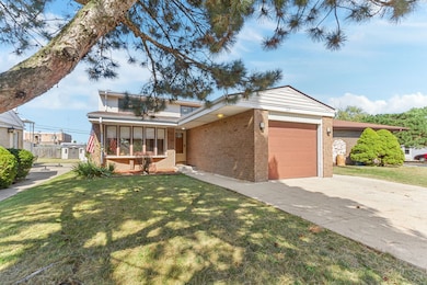 269 W Kimbell Ave, Elmhurst, IL 60126 - photo 2