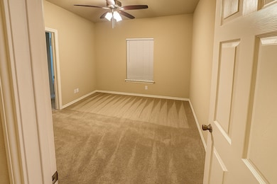811 S Wilson St, Kaufman, TX 75142 - photo 4