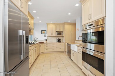 3 Whiffletree Way Riverside CT-large-012