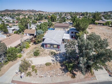 24391 Wagon Wheel Ln, Wildomar, CA 92595 - photo 2