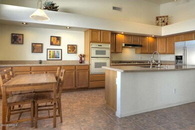 005 Kitchen