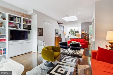 334 F St NE, Washington, DC 20002 - photo 2