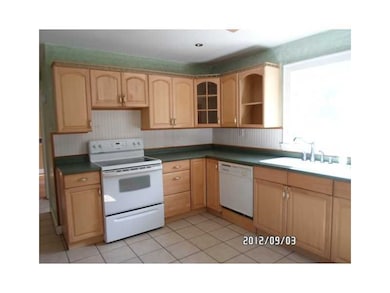 119 Maple St, Bellingham, MA 02019 - photo 3