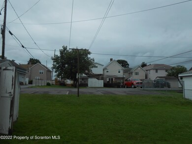 105 W 105-107 109 W Warren Unit 2, Dunmore, PA 18512 - photo 2