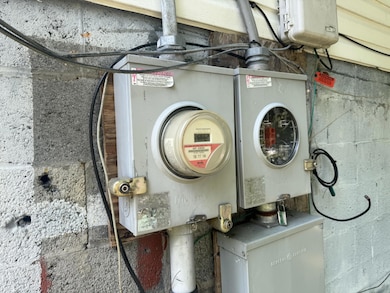 110 3rd Ave, Clendenin, WV 25045 - photo 2