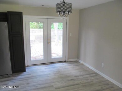 3001 Country Club Rd, Jacksonville, NC 28546 - photo 4