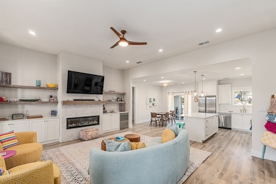 721 Clubview Dr, Mabank, TX 75143 - photo 5