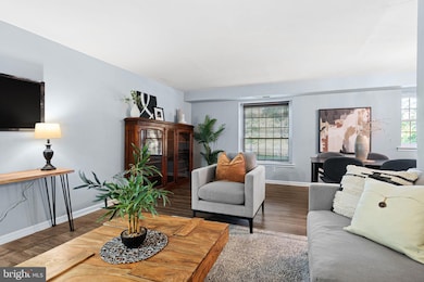 4000 Gypsy Ln unit 327, Philadelphia, PA 19129 - photo 4