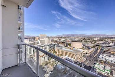 The Ogden unit 2203, Las Vegas, NV 89101 - photo 2