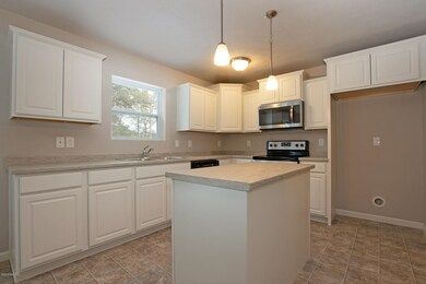 ARB010-E2070-Kitchen2
