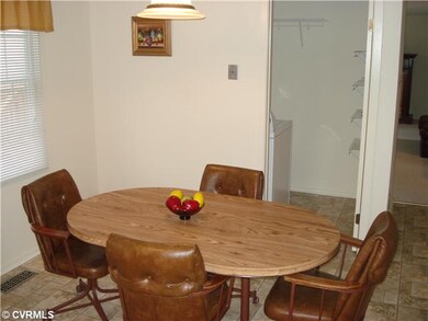 Breakfast Nook - Eat-in kitchen, breakfast nook.