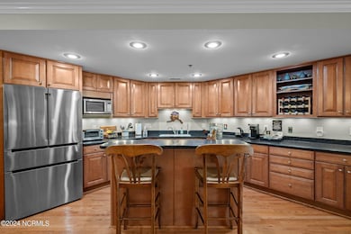 300 Midyette Street, A8
