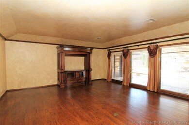 2624 Chapel Hill Rd, Bartlesville, OK 74006 - photo 3