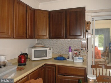 1210 Valley Rd, Pasadena, MD 21122 - photo 4