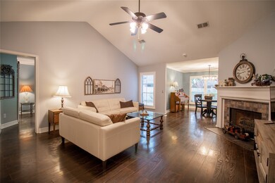 15 Crested Cloud Ct, Spring, TX 77380 - photo 6