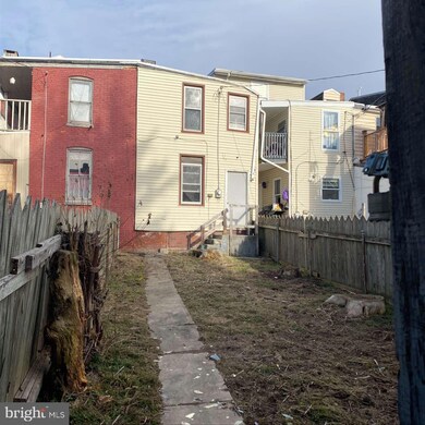 636 S Queen St, York, PA 17403 - photo 2