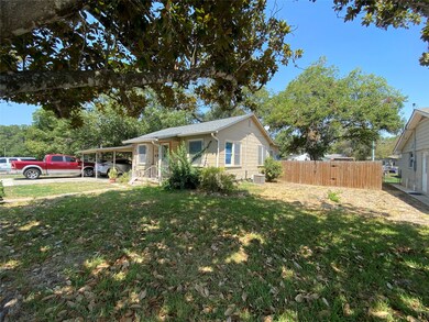 952 E Cedar St, Seguin, TX 78155 - photo 5
