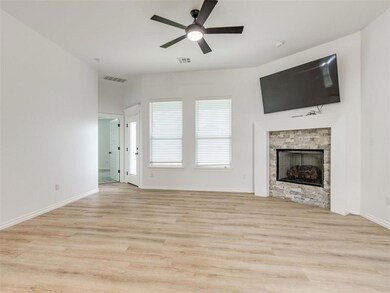 527 Hackberry Ln, Washington, OK 73093 - photo 5