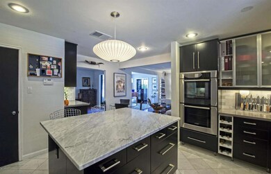 006_Beautiful Gourmet Kitchen