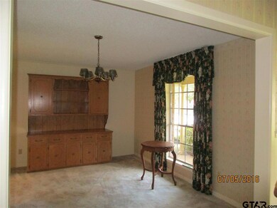 8227 8227 Purdue Dr, Tyler, TX 75703 - photo 6