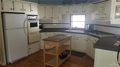 201 W Laurel St, Pharr, TX 78577 - photo 2