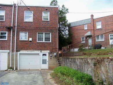 214 Roberts Cir, Norristown, PA 19401 - photo 3