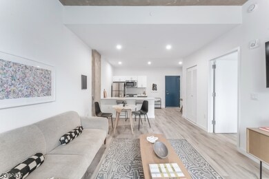 10 Commerce Ct unit 7H, Newark, NJ 07102 - photo 2