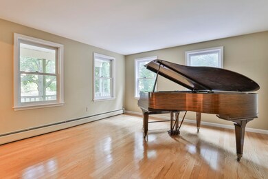 10 Pinewood Rd, Hudson, NH 03051 - photo 3