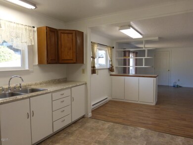 Kitchen & dining