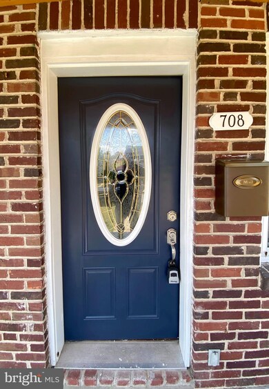 708 Devonshire Rd, Baltimore, MD 21229 - photo 2