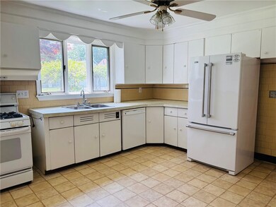 129 Glenbridge Ave, Providence, RI 02909 - photo 5