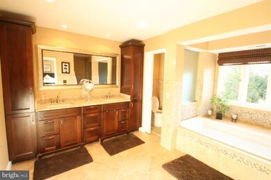 20852 Channel Ct, Sterling, VA 20165 - photo 5