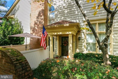 25 Luxberry Ct, Rockville, MD 20852 - photo 2