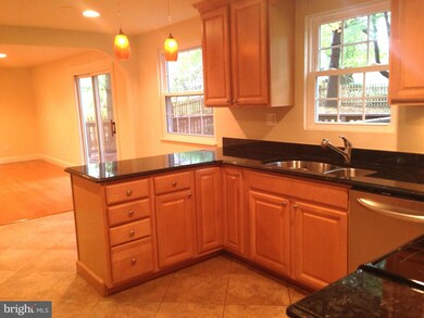 8467 Kings Meade Way, Columbia, MD 21046 - photo 5