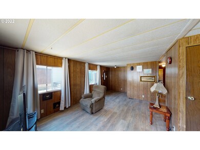 208 Rose Ave, Myrtle Creek, OR 97457 - photo 5