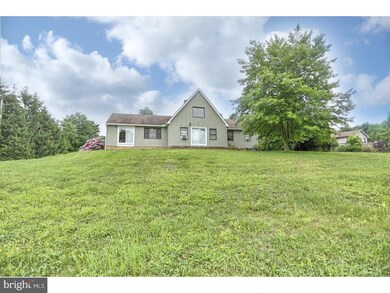 915 Zion Rd, Mohnton, PA 19540 - photo 5