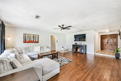 5526 Thornwood Cir, Dickinson, TX 77539 - photo 5