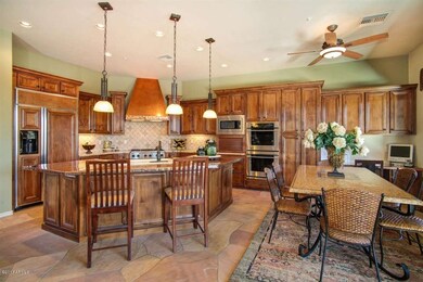 38007 N Boulder View Dr-large-011-Kitche