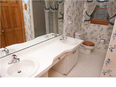 1306 Alethea Dr, Hixson, TN 37343 - photo 4