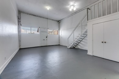 2007 S Ervay St unit 2011, Dallas, TX 75215 - photo 3