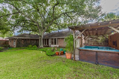 3721 Chadwick Dr, Alvin, TX 77511 - photo 7