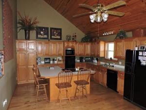 10198 Mallet Ln S, Harrison, AR 72601 - photo 2